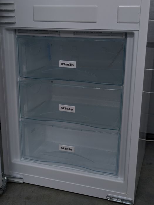 Вбудований Холодильник Miele KFNS 37432 ID Вмонтований