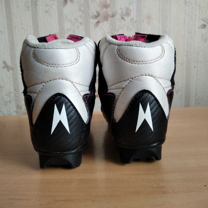 Dziecięce buty narciarskie biegowe MADSHUS BUTTERFLY roz.eu-32