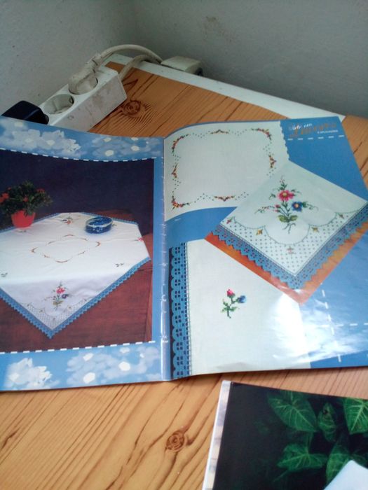 Revistas de bordados á mão.