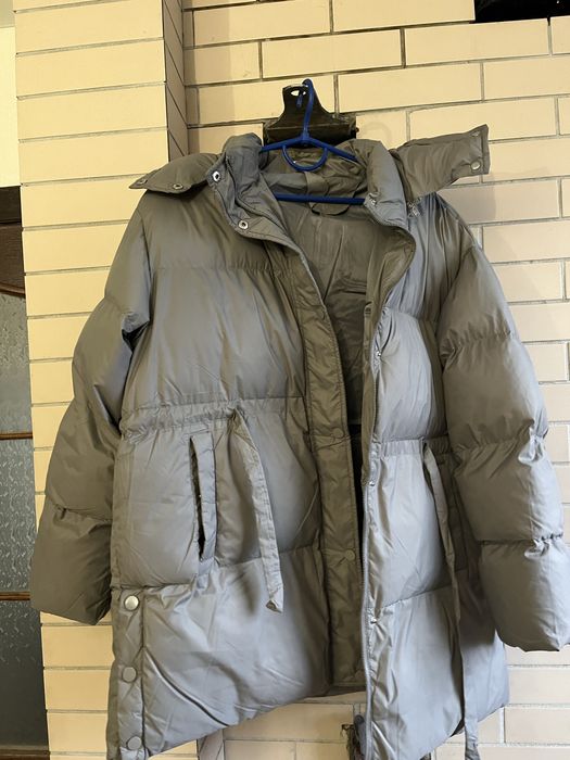 Продам пуховик з утяжками