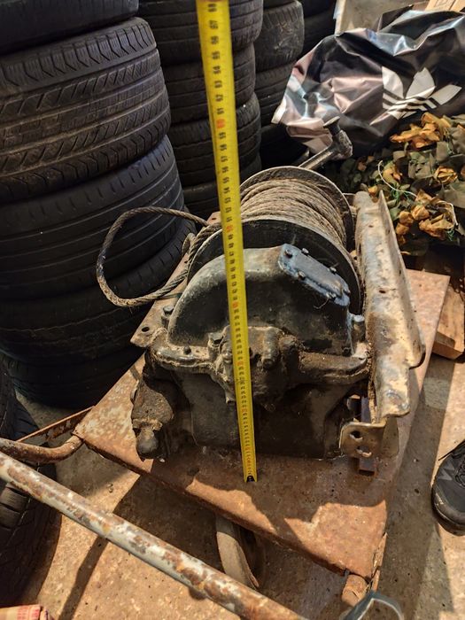 Лебідка на ГАЗ- 66  або ЗИЛ можливо   стояла на камазі позаду прак