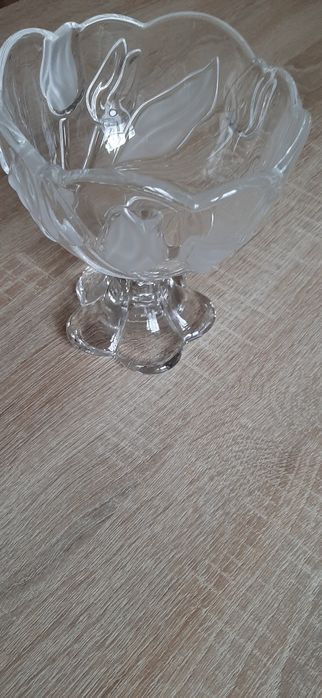 Sprzedam pojemnik ma słodycze lub owoce