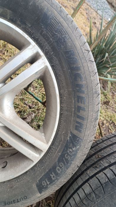 Дискі R16 з резиною 205*60R16, розболтовка 5/100, посадкове місце 56мм