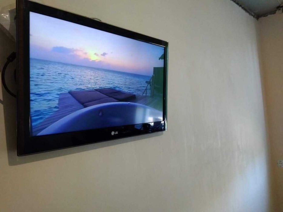 Телевизор на стену монтаж, установка в Одессе