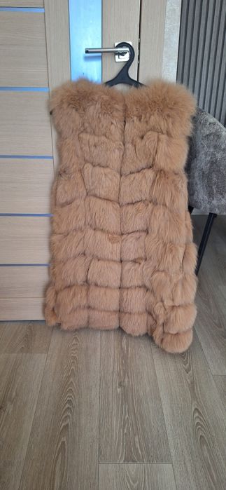 Меховая натуральная женская жилетка.
