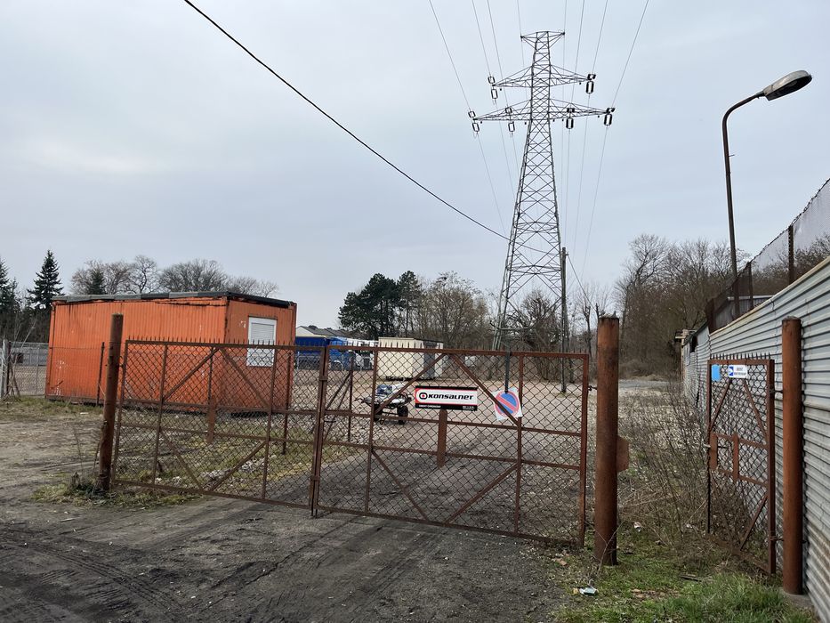 Wynajmę teren parkingowo-magazynowy