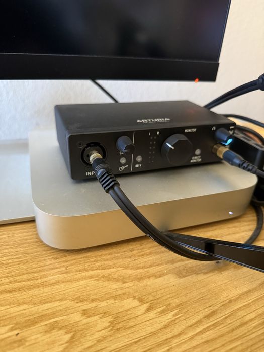 Apple M1, 8GB Ram, 245GB  de disco