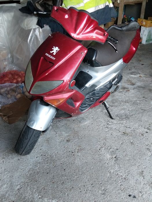Peugeot scooter como nova