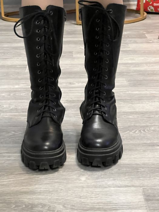 Ботинки, сапоги, чоботи, берці, тракторна підошва, черевики, стильні