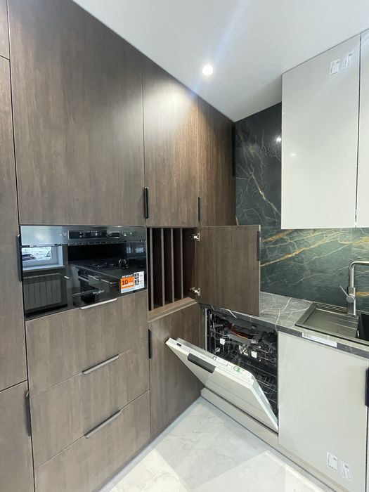 3 кім.квартира з Новим ремонтом Укомплектованою кухнею Панчішна ф-ка