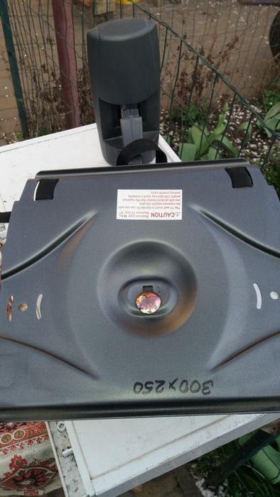 Кронштейн поворотный настенный для телевизора.