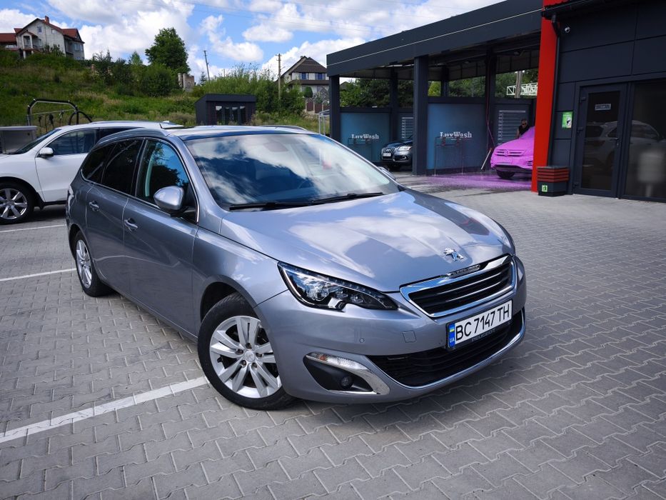Peugeot 308 base 2015 року