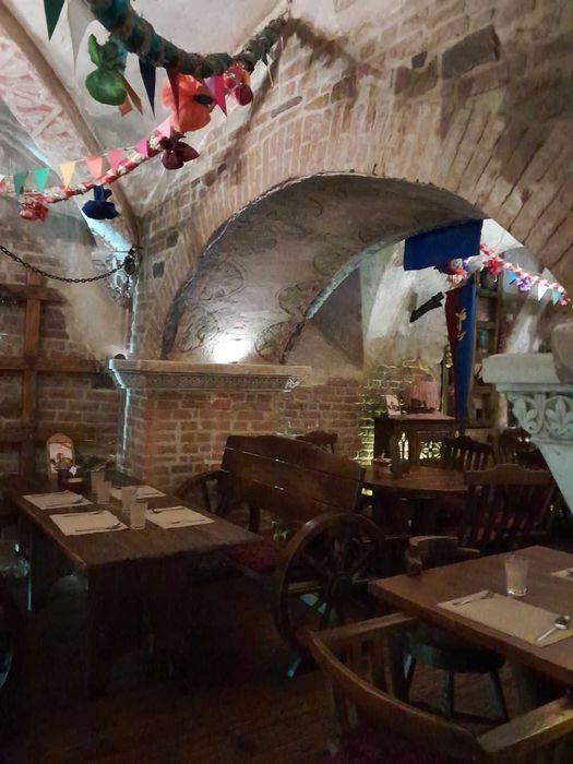 СРОЧНО продам готовый бизнес в Центре,действующий ресторан с ремонтом.