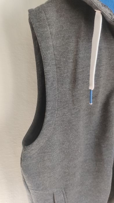 Bezrękawnik z kapturem zapinany na zamek XL