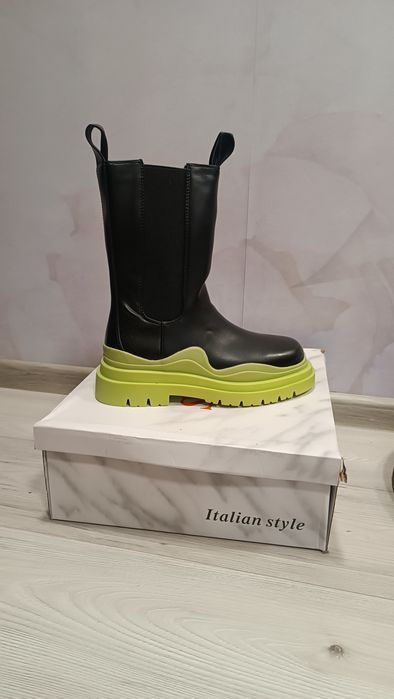 Czarne ocieplane kozaki 38 nowe