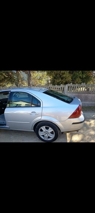 Ford mondeo 1.8 benzyna