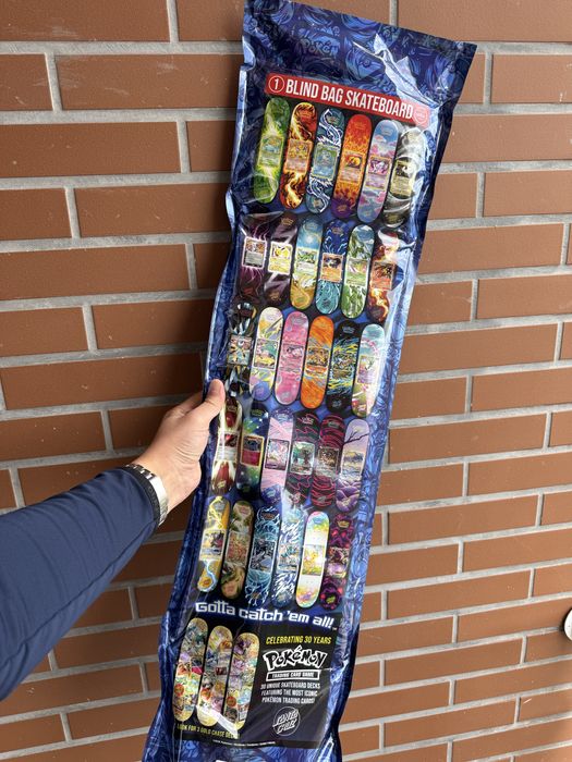 Colaboração Santa Cruz x Pokémon TCG - Tabua de Skate