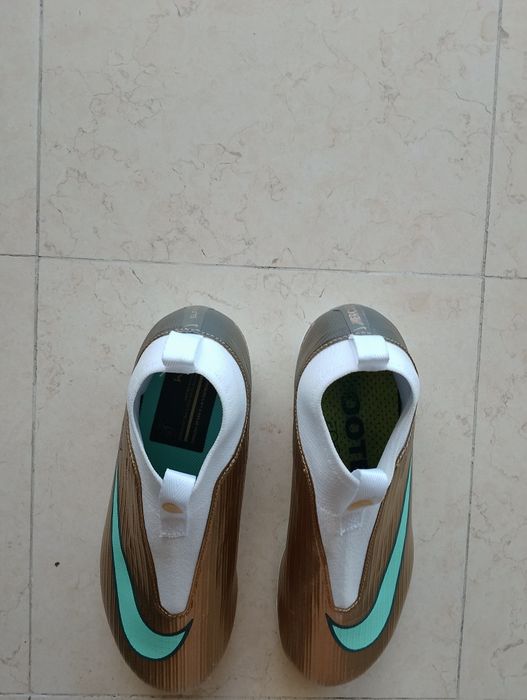 Chuteiras Nike Novas