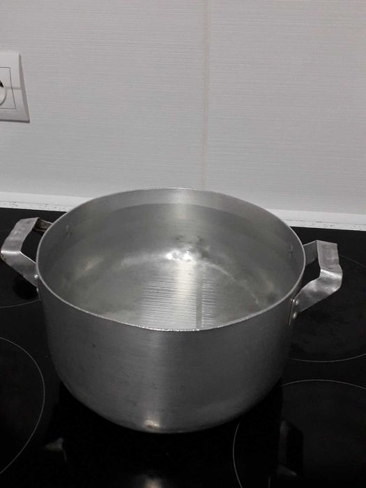 продам каструлі бу алюмінієві
