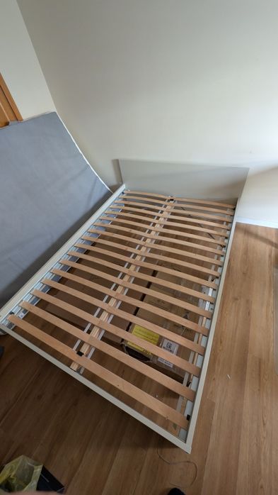 Vendo conjunto Cama e colchão IKEA