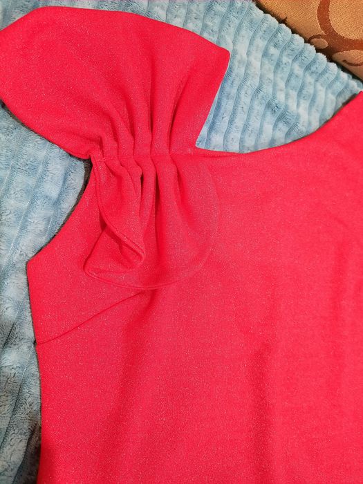 Сукня червона блискуча