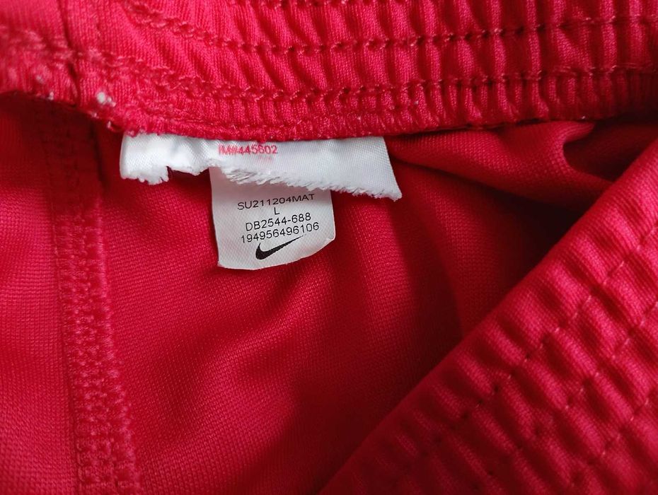 Spodenki piłkarskie Nike, czerwone, rozmiar 122