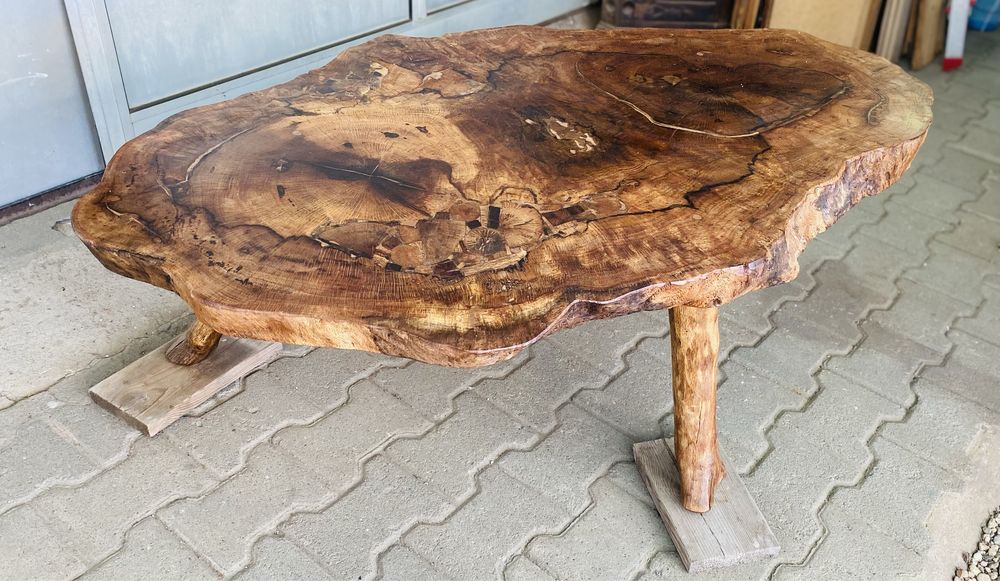 Mesa de madeira de sobreiro artesanal