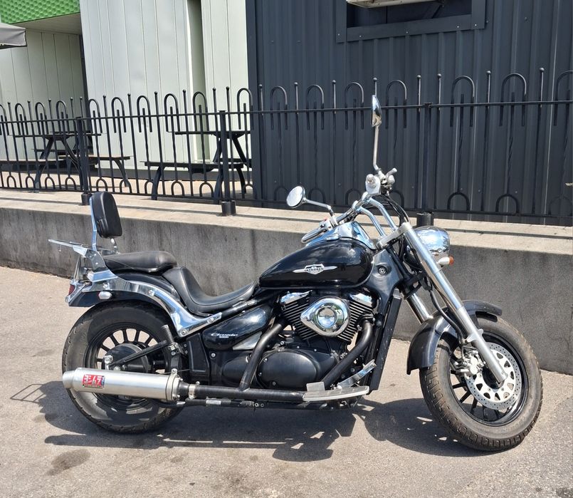 Suzuki intruder 400