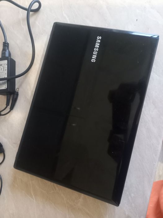 Samsung NP- R440L
