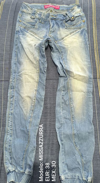 Calças semi usadas