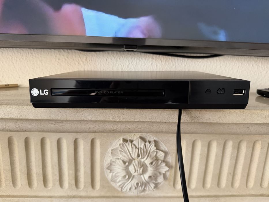 Leitor DVD LG DP132 com USB – Excelente Estado