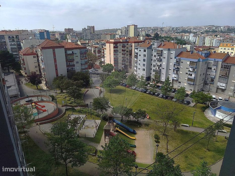 Apartamento T1 para venda — Águas Livres, Lisboa