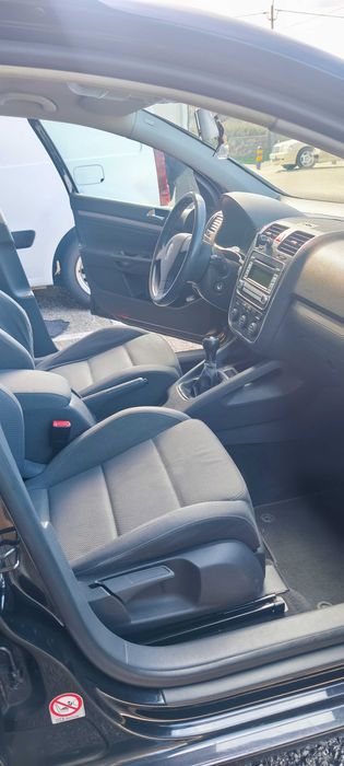 VW Golf V 1.6 FSI (2003) - Excelente Estado