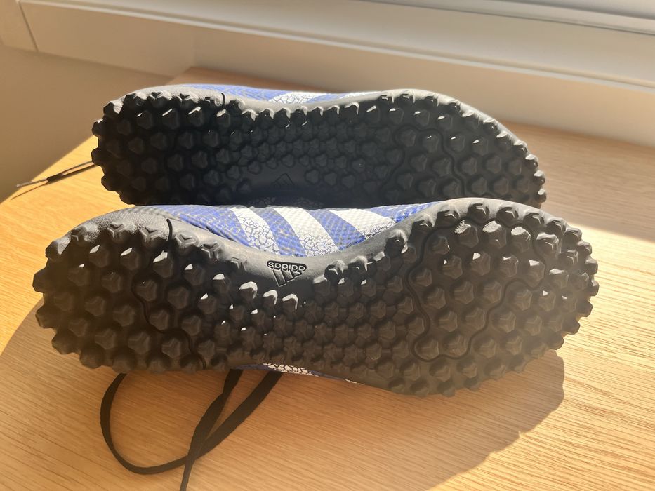 Chuteiras adidas Predator novas