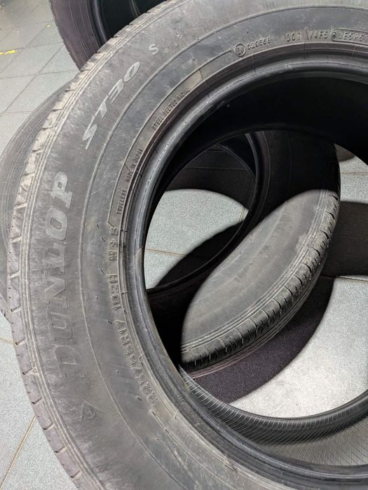225/65R17 Dunlop Grandtrek -4шт