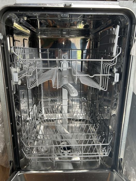 Посудомойка Hotpoint Ariston