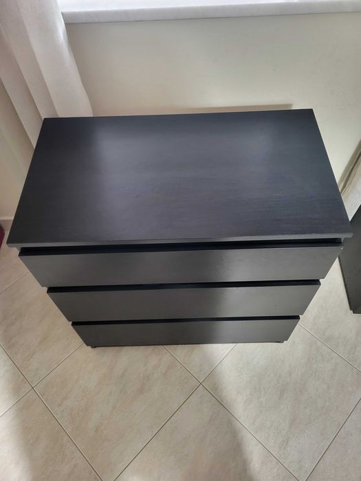 Cómoda ou mesa de cabeceira Ikea preta