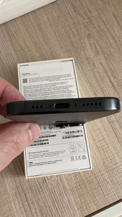 Продам iPhone 16Pro, Black Titanium, 1TB