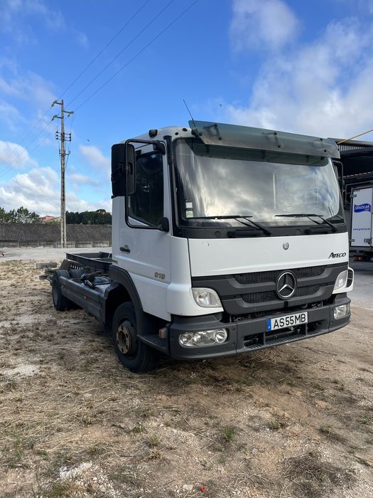 Mercedes Atego 818 de 2011 em chassis