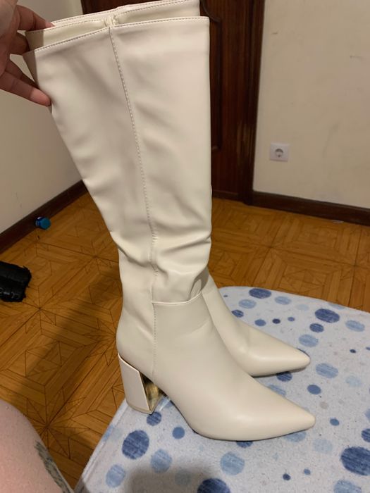 Botas, lindas e quase novas, usadas apenas uma vez