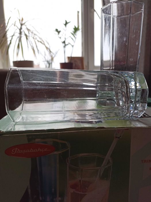 Набір скляні стакани шість штук