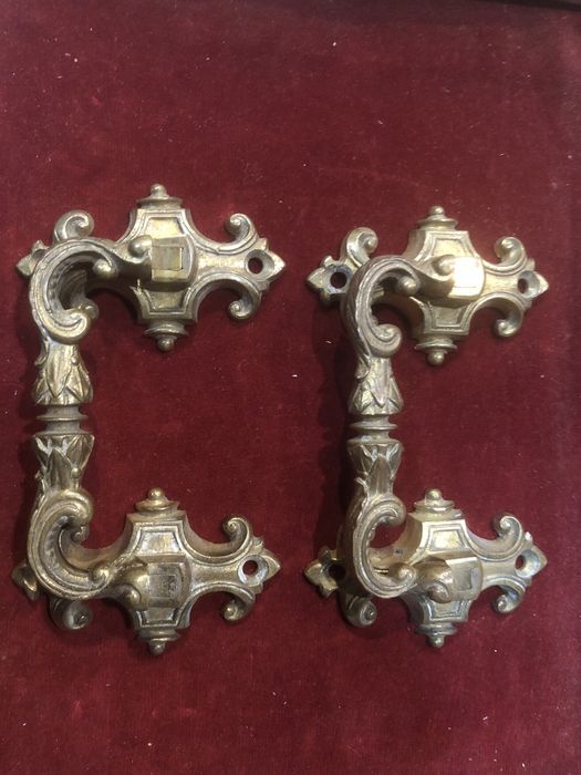 Par de puxadores em bronze