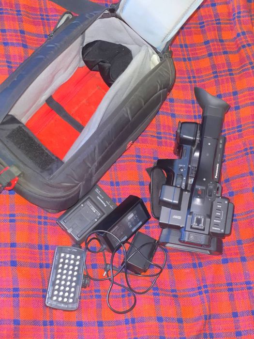 Продам 4К відеокамеру Panasonic  X1000 (HC-X1000EE-K)