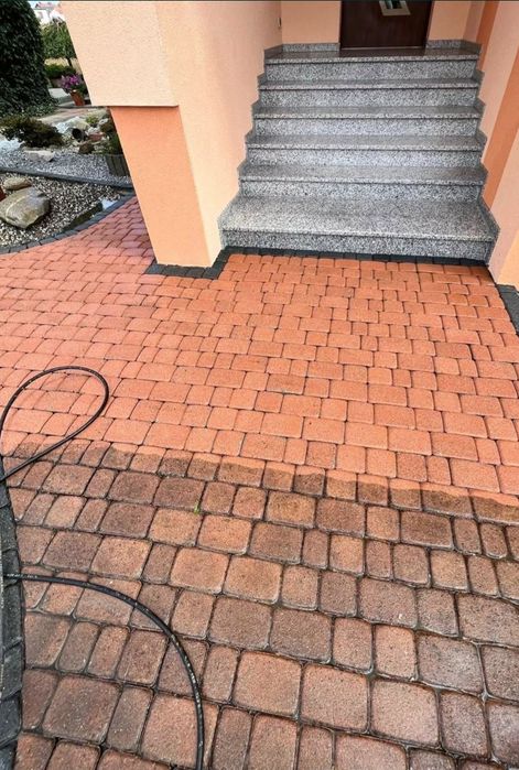 Миття бруківки, фасадів
