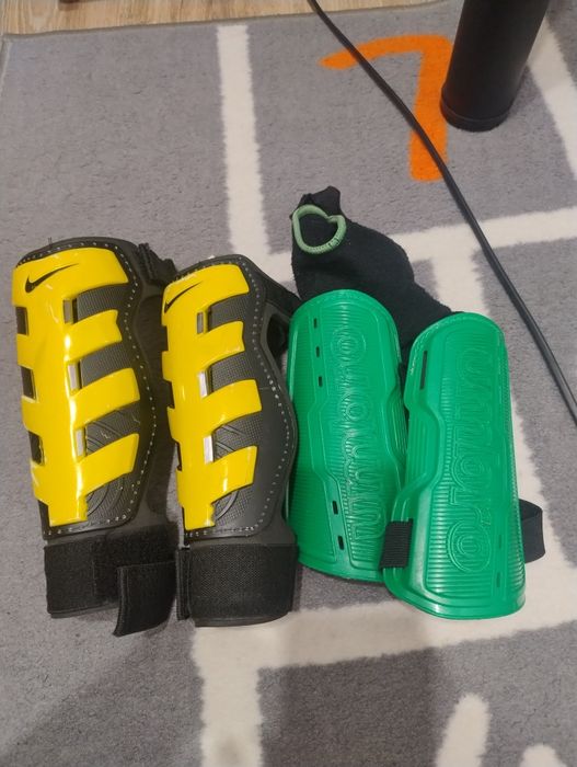 Ochraniacze Nike i Umbro