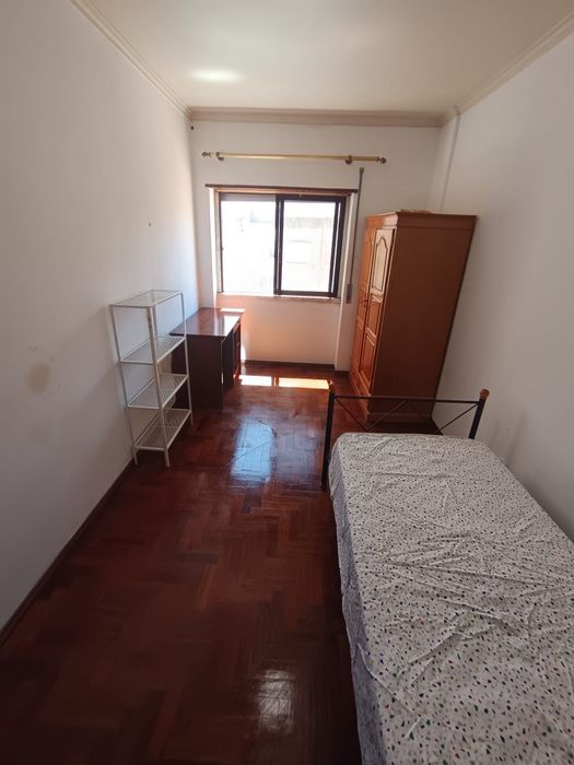 Arrendo quarto em Queluz