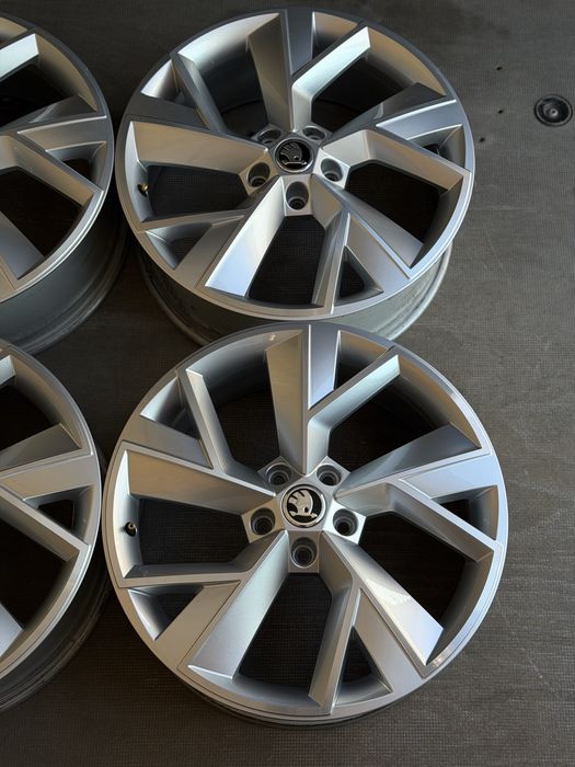 Диски SKODA 5 112 R19 KODIAQ RS KAROQ Triglav Superb Octavia шкода