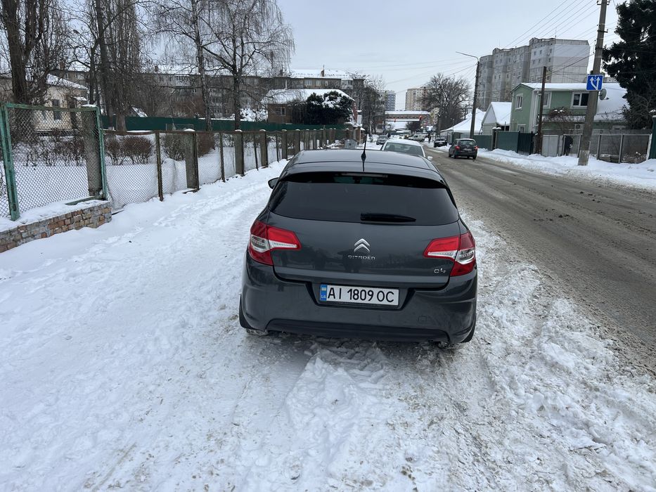 Продам власний автомобіль в чудовому доглянутому стані