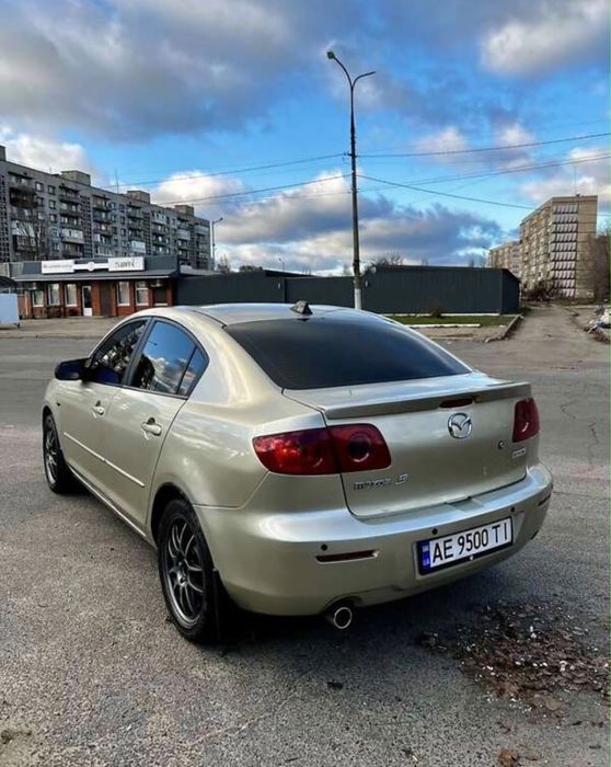 Продам Mazda 3 1.6