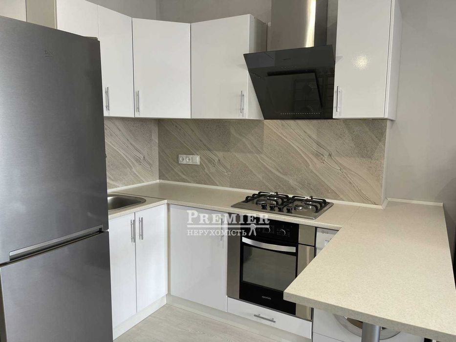 Продам квартиру з ремонтом